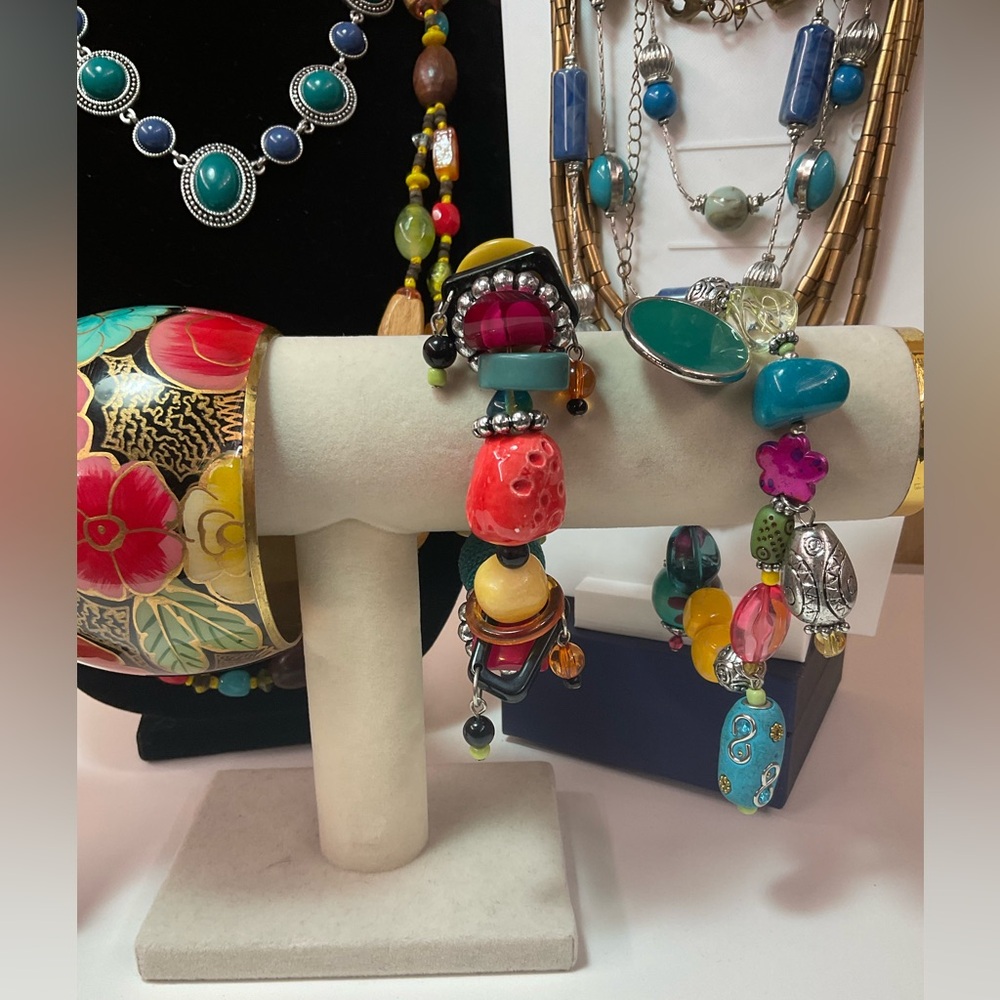 Jewelry Bundle #4 - Picture 5 of 10